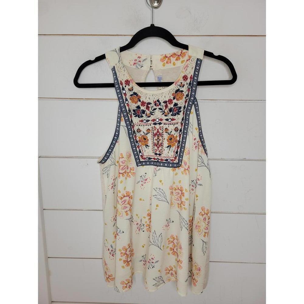 Jolt XL cream with embroidered flowers & beading tank top